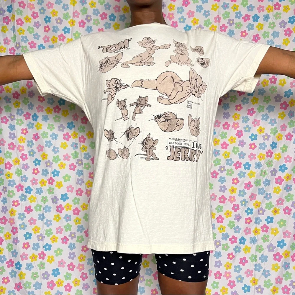 Classic Tom and Jerry animation tshirt. Size large. NWOT. - Picture 2 of 5